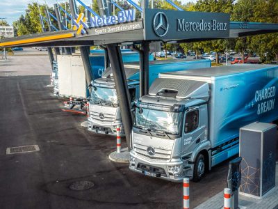 Nowoczesne ciężarówki w transporcie